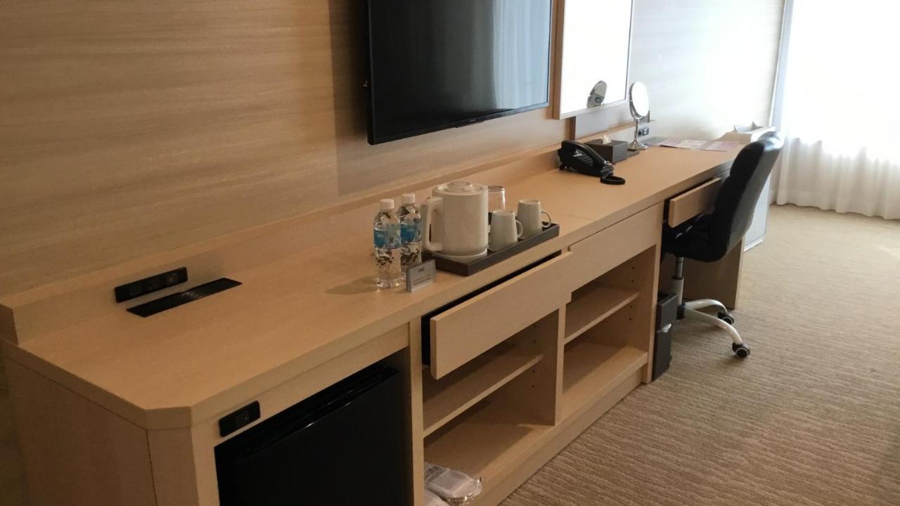 Odysis Suites Osaka Airport Hotel Изуми-Сано Екстериор снимка