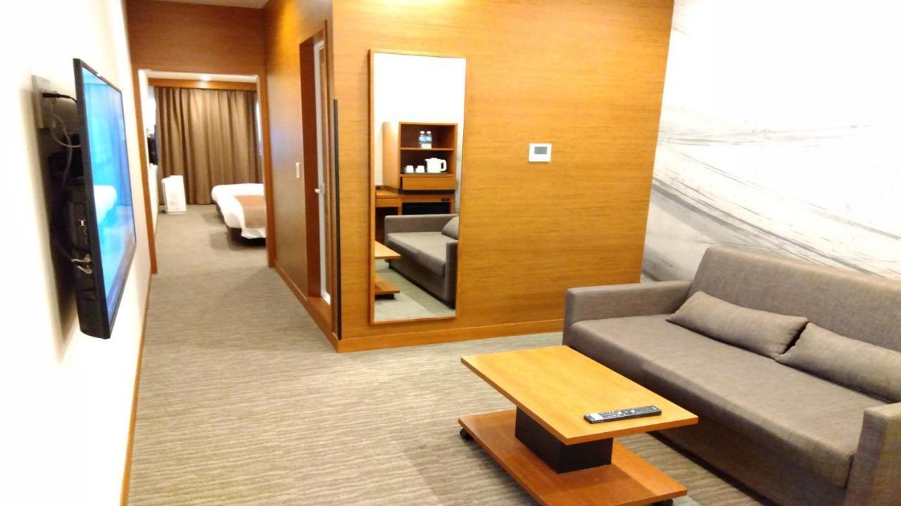 Odysis Suites Osaka Airport Hotel Изуми-Сано Екстериор снимка