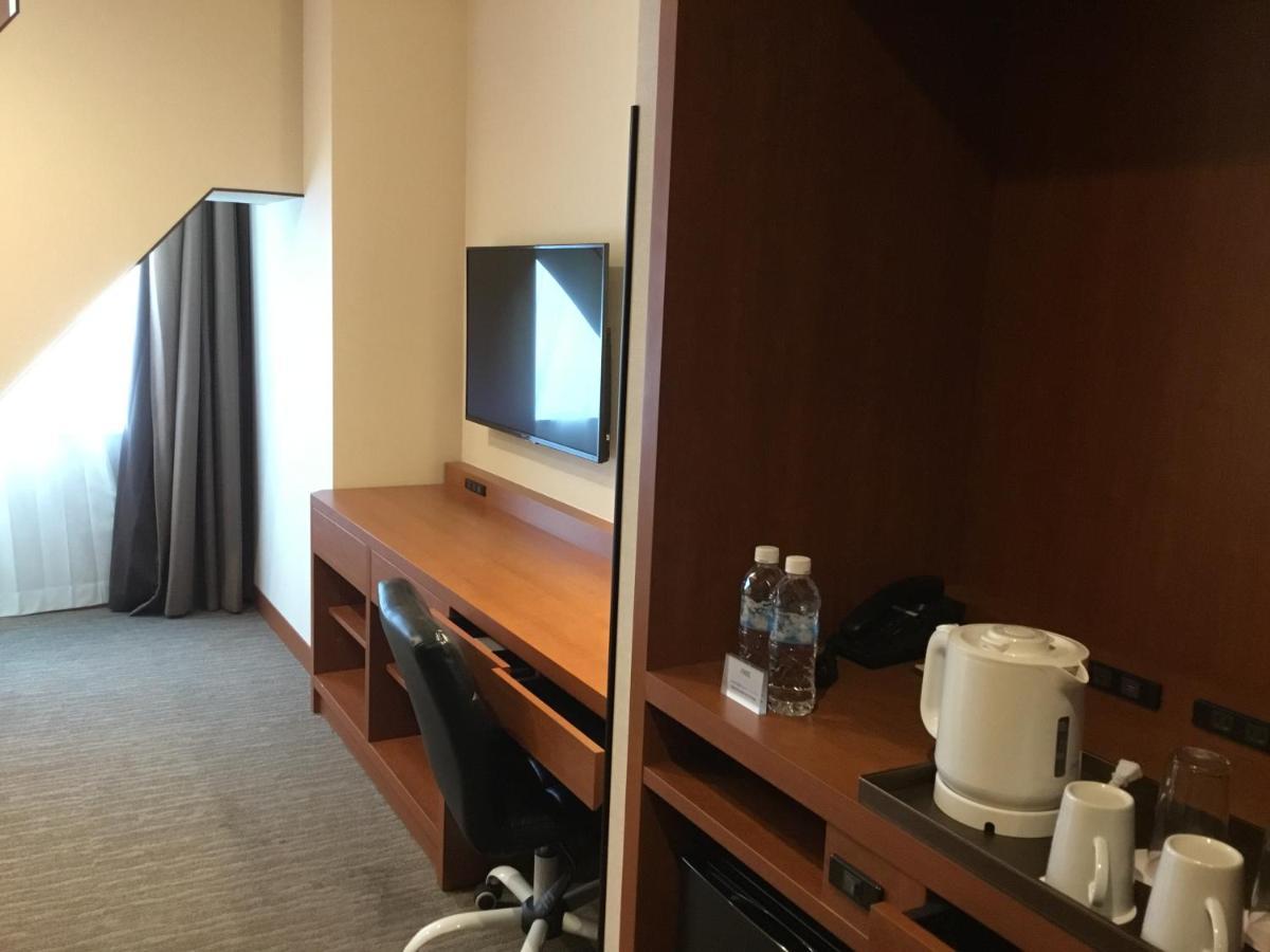 Odysis Suites Osaka Airport Hotel Изуми-Сано Екстериор снимка